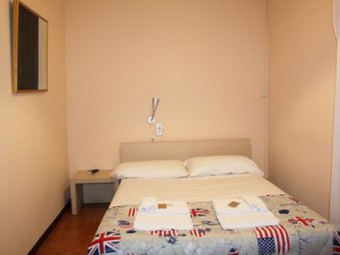 COLOMBO HOTEL AND HOSTEL