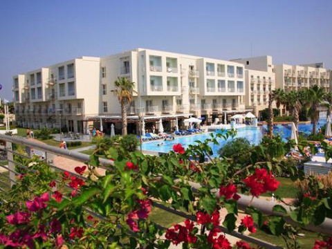 LA BLANCHE RESORT AND SPA