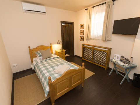 RATIU HOUSE