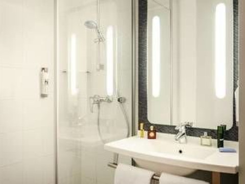 IBIS PARIS 17 CLICHY-BATIGNOLLES