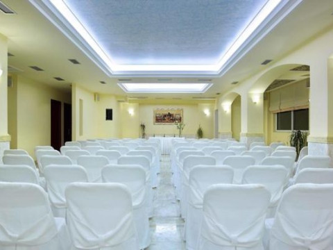 Avantis Suites Hotel