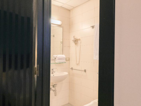BEST WESTERN EXECUTIVE BUSINESS HOTEL