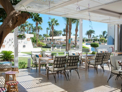 Meraki Resort