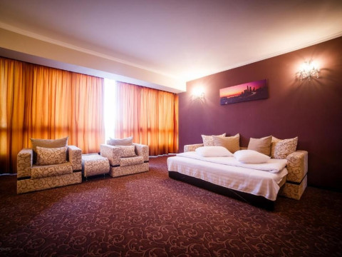 HOTEL OZANA