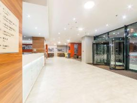 HAMPTON BY HILTON