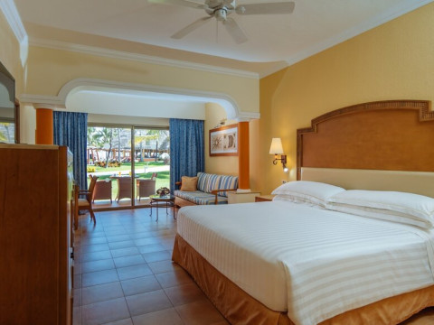 Barcelo Maya Colonial