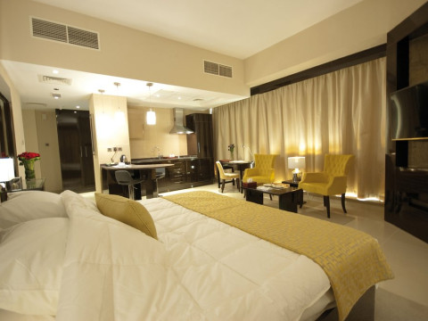 GEVORA HOTEL