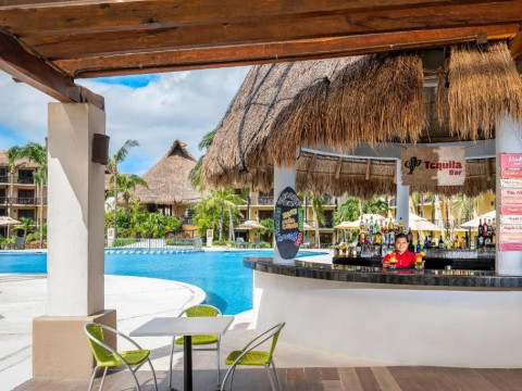 Catalonia Yucatán Beach