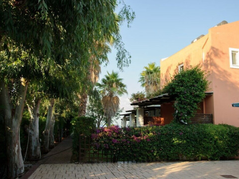 Aithrio Hotel