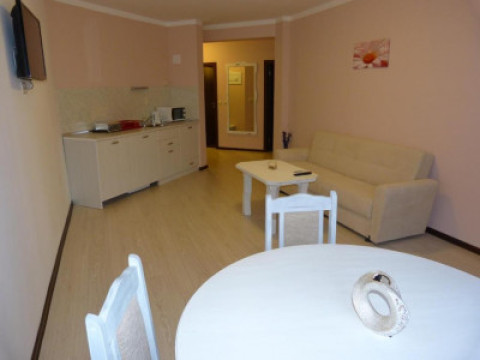 TOMAS RESIDENCE