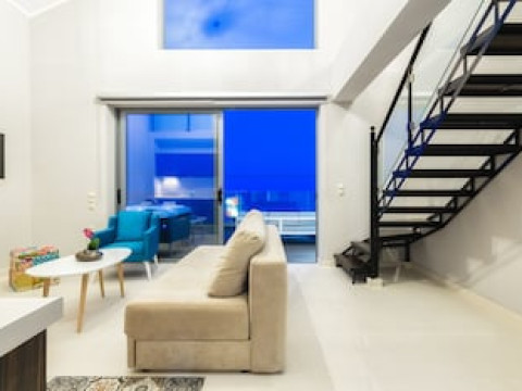PEARL LUXURY LIVING