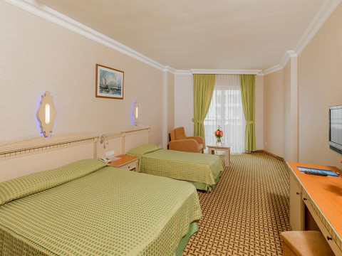 HOLIDAY PARK RESORT