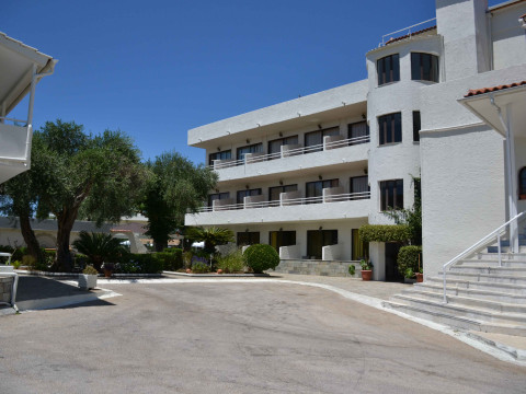 Dassia Holiday Club