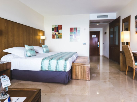 Gloria Palace Royal