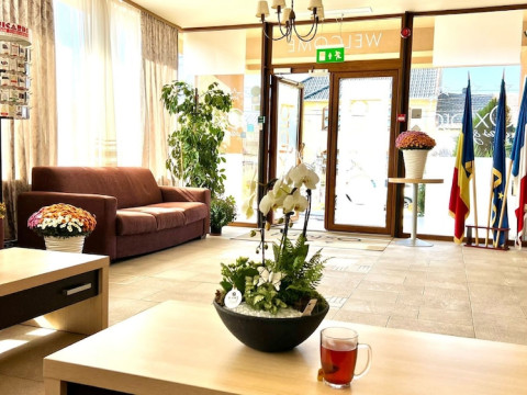 OXFORD INNS  SUITES
