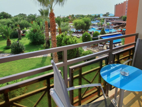 Club Yali Resort