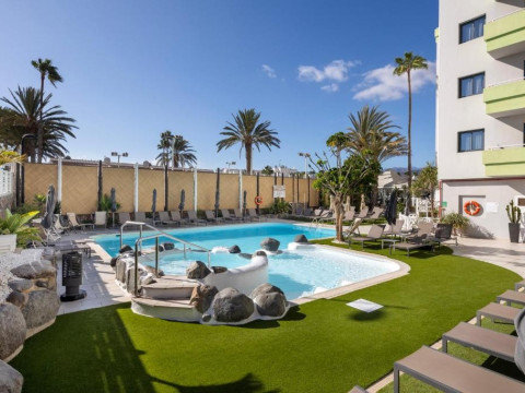 LIVVO Anamar Suites
