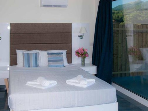 Ninos Laguna Holiday Resort