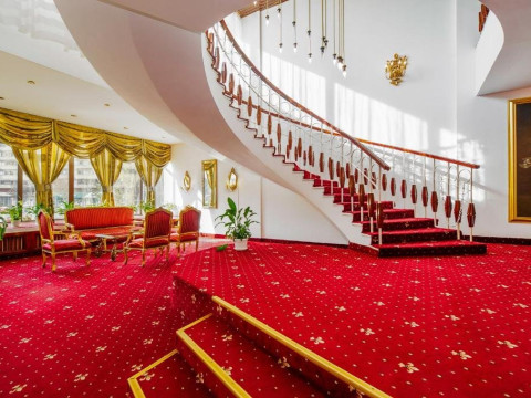 Hotel Cetate..