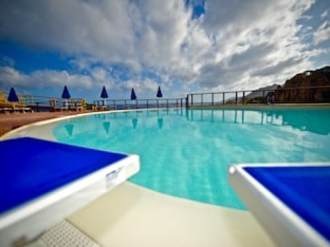 COSTA PARADISO
