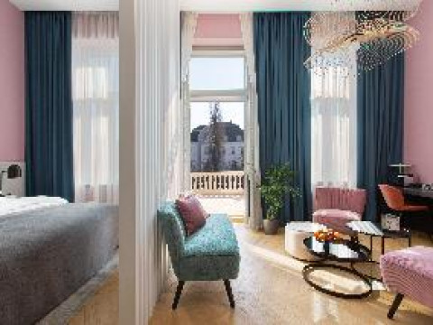 ALICE HOTEL