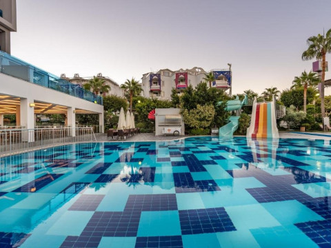 White City Beach Hotel