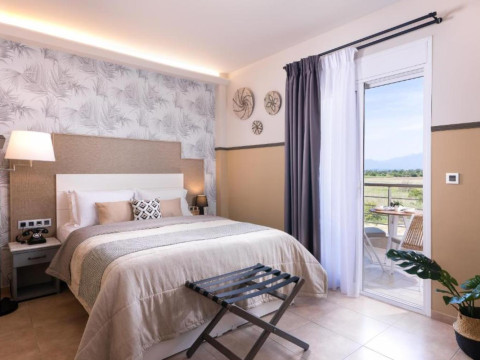 Elle Rooms  Suites