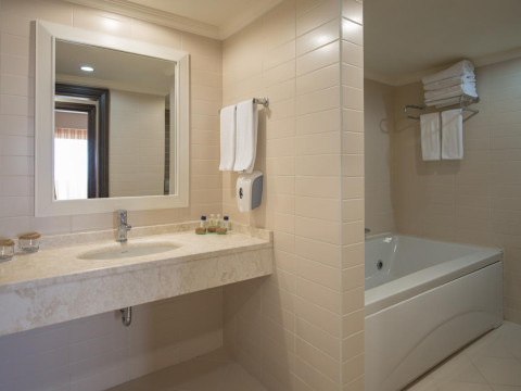 CRYSTAL FAMILY RESORT & SPA