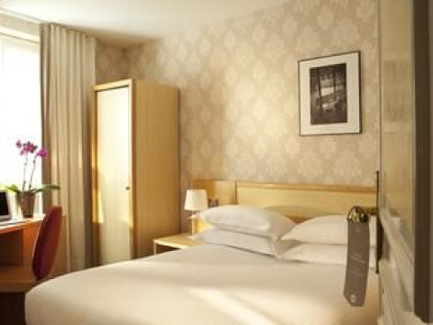 BEST WESTERN BRETAGNE MONTPARNASSE