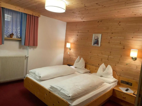 HOTEL FORTUNA