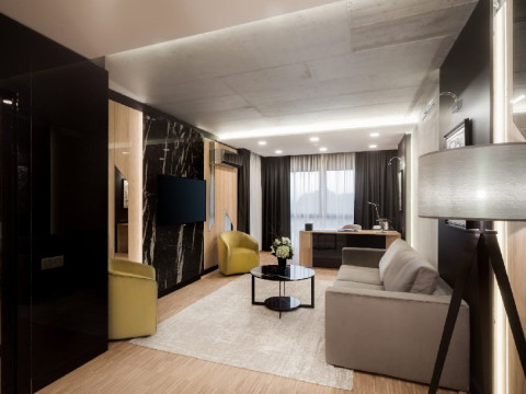 HOTEL PLATINIA