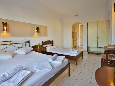 Hillside Studios&Apartments