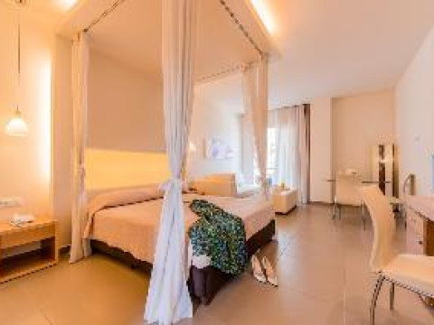 AFANDOU BAY RESORT SUITES