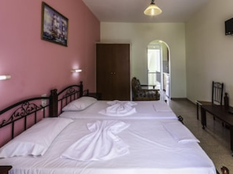 VOSSOS HOTEL APARTMENTS