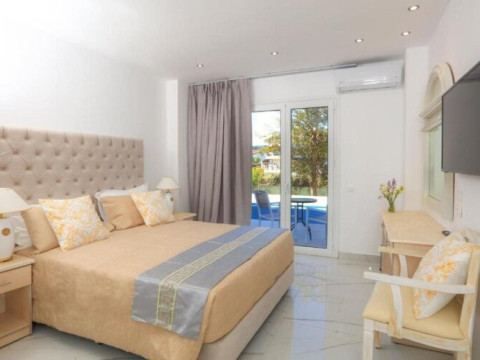 Cavomarina Beach Hotel