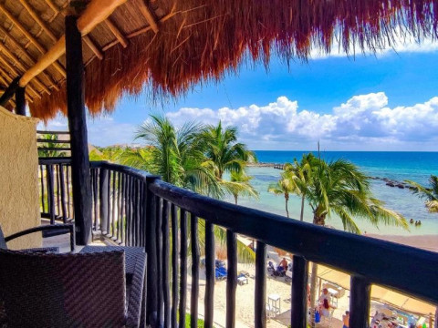 Catalonia Yucatán Beach