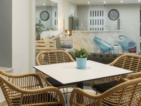 Aqua Beachfront Hotel