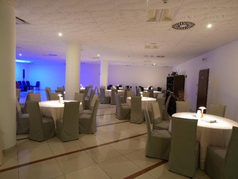HIS MAJESTY HOTEL