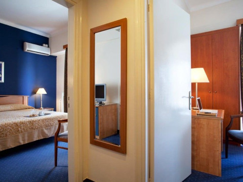 Lucy Hotel Chalkida