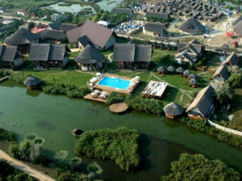 COMPLEX GREEN VILLAGE
