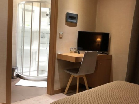 DEVES HOTEL
