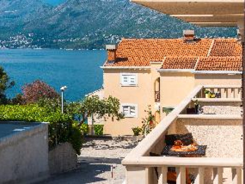 APARTMENTS AND ROOMS CINA