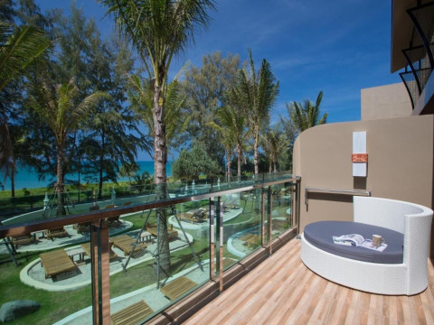 Maikhao Palm Beach Resort