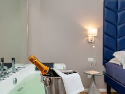 ALBUM BOUTIQUE ROOMS