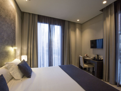 VINCCI MERCAT HOTEL