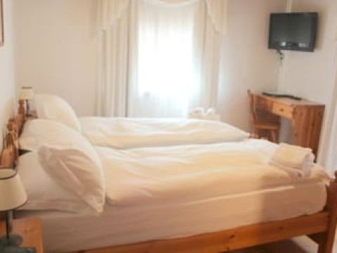 HOTEL ROYAL