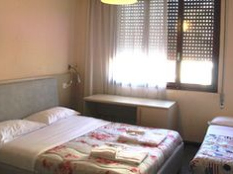 COLOMBO HOTEL AND HOSTEL