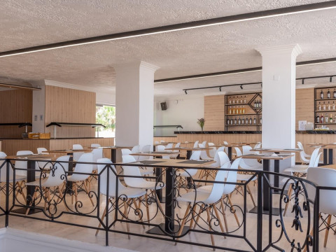 Azure Mare Hotel