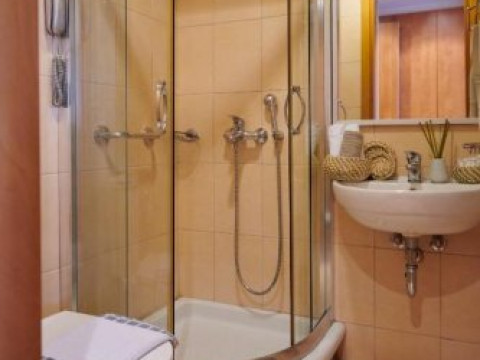 Crystal City Hotel