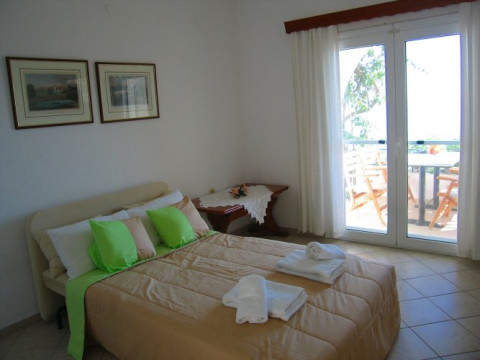 Spiros Studios	Parga